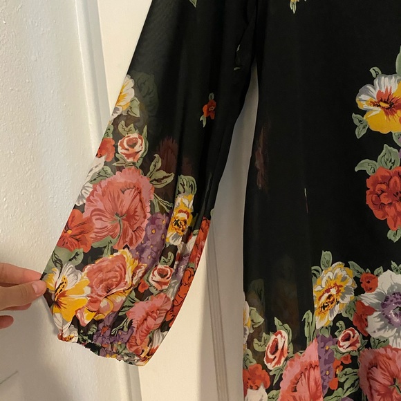 Show Me Your Mumu Falling Floral Donna Michelle - Picture 8 of 8